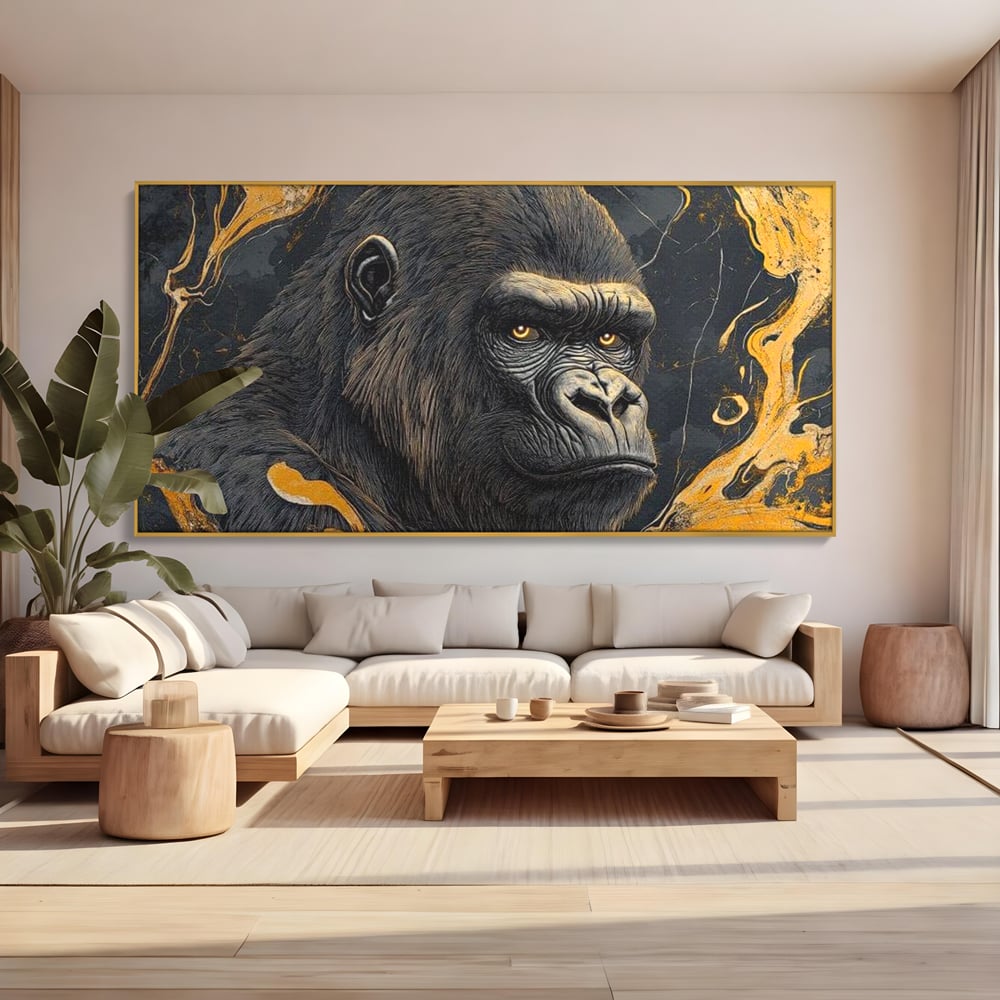 Tablou canvas cu tablou canvas cu gorila si detalii aurii, in rama de aluminiu auriu, pe perete intr-un living